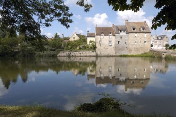 L'Etang de l'ancien château à Châtelus-Malvaleix